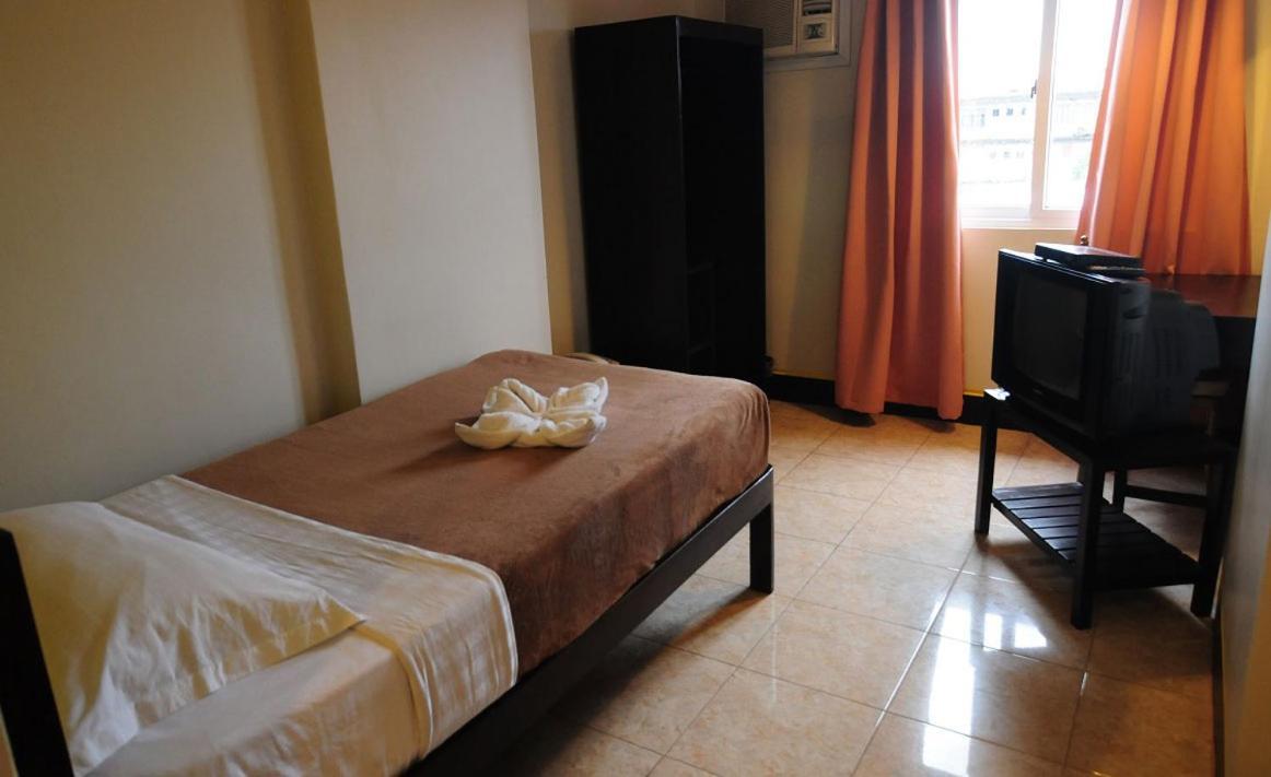 Negrense Suites Bacolod Exterior foto